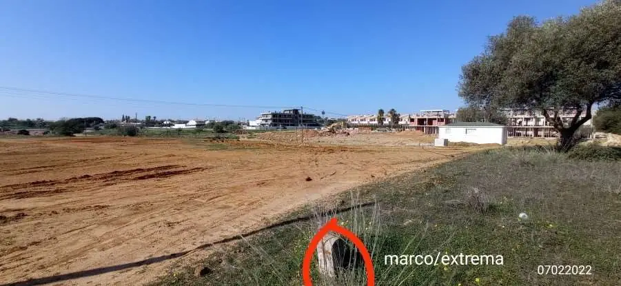 Terreno 12.140 m² · Cortesões